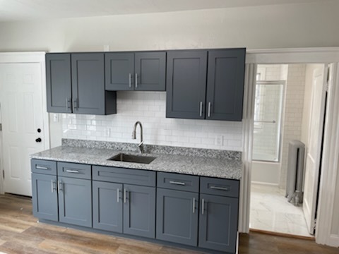 New granite counter tops - 62 Plymouth St