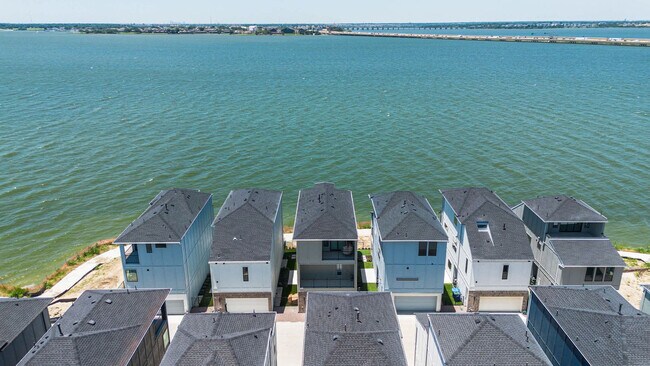 Building Photo - 516 Secretariat Dr