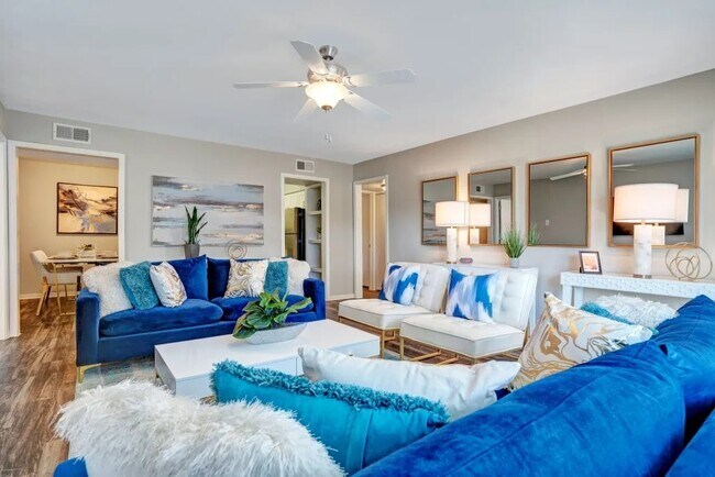 Building Photo - Lifestyle Convenience Meets Natural Beauty
