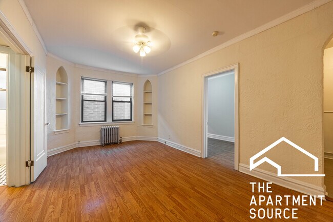 Building Photo - 4829 N Damen Ave