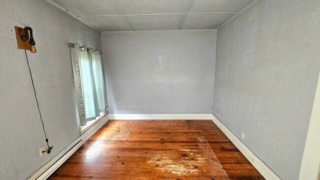 Building Photo - 490 Grand St