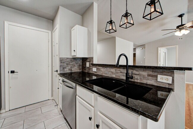 Building Photo - 1225 Briar Patch Way