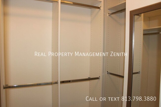 Building Photo - 33163 Sand Creek Dr