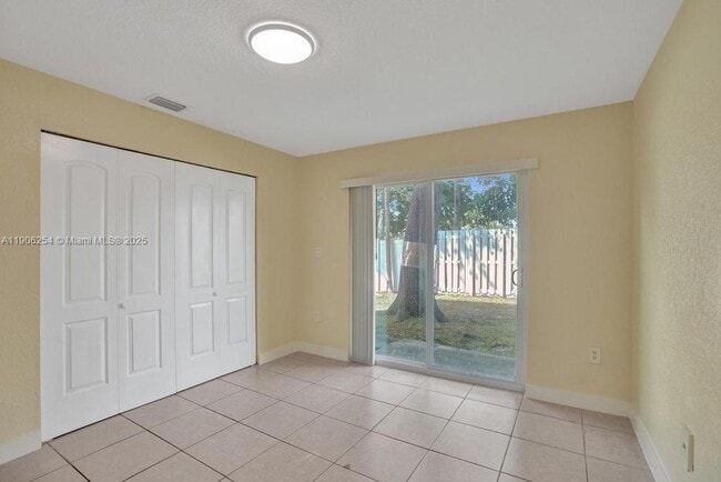 Building Photo - 1101 Prospect Rd