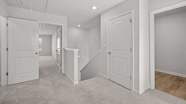 Building Photo - 98 Hughes Pl Dr