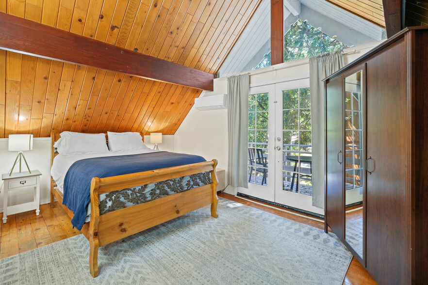 Building Photo - 43032 Sunset Dr
