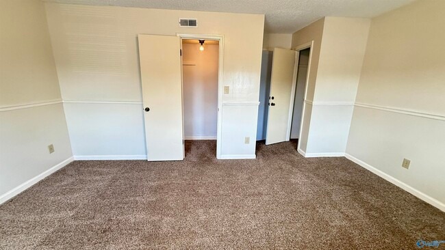 Building Photo - 1217 Catskill Cir SE