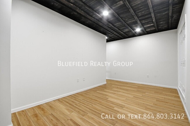 Building Photo - 1 Edge Ct