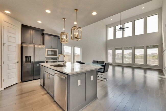 Building Photo - 14400 Kira Ln