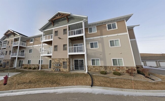 Building Photo - 2821 Ithaca Dr