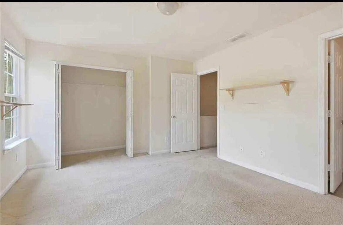 Building Photo - 769 Crestwell Cir SW