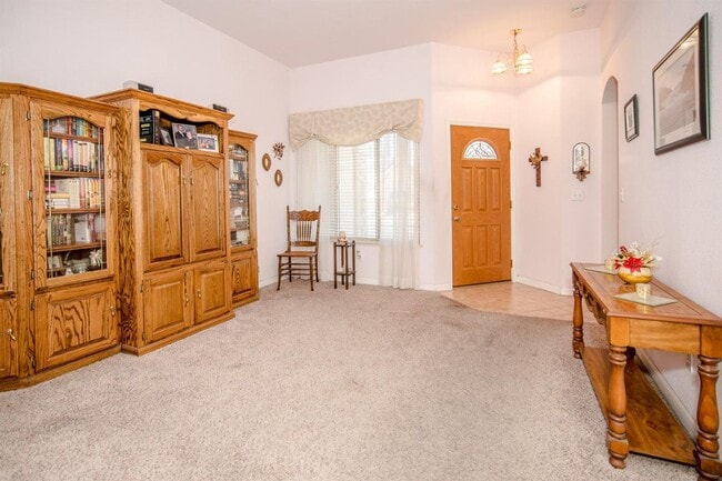 Building Photo - Sycamore Ranch 3 bedroom 2 bath FOR RENT