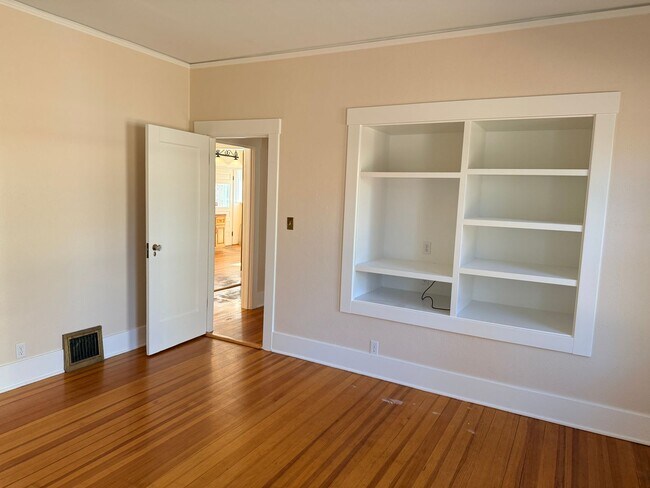 Building Photo - Nice single family home in the "OLD NORTH END"