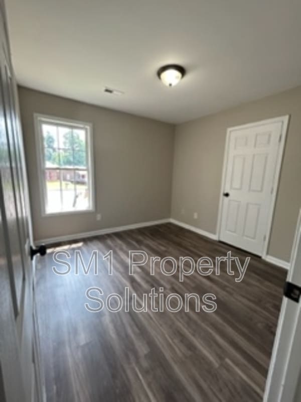 Building Photo - 127 Thomas St