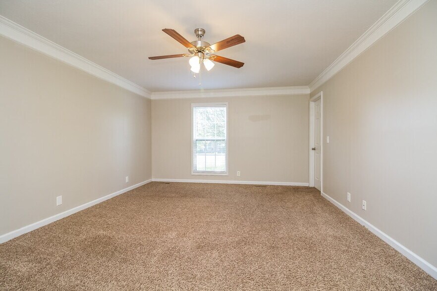 Building Photo - 3323 Meadowhill Dr