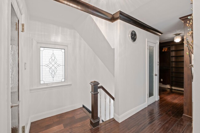 Building Photo - 14 78th St