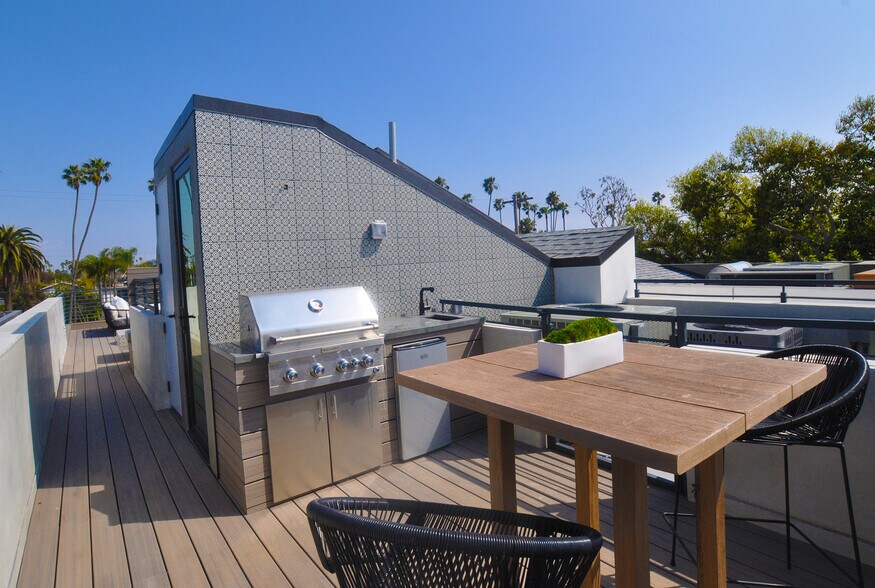 Building Photo - 838 California Ave