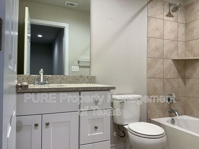 Building Photo - 11708 Coyote Call Way