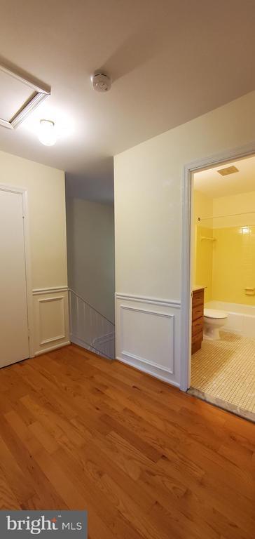 Building Photo - 972 Paulsboro Dr