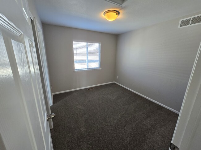 Bedroom 2 - 11105 Woodhurst Cir