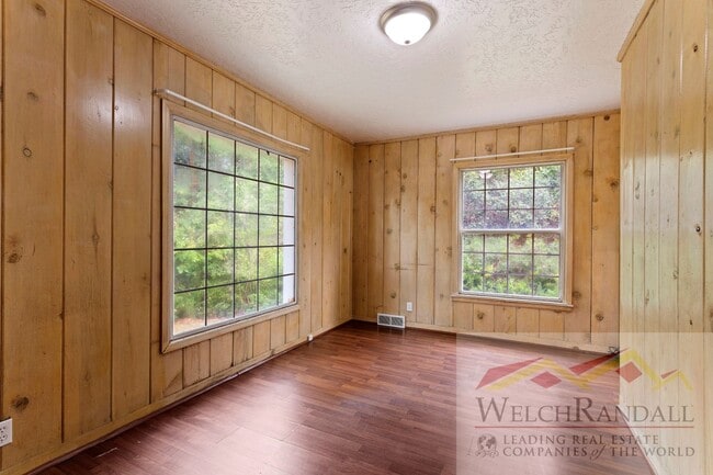 Building Photo - 3 Bedroom Layton Home