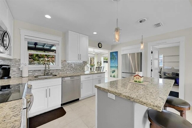 Building Photo - 232 SW 13th St