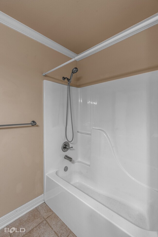 Building Photo - 6012 Whitney Dr