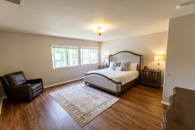 Building Photo - Gorgeous upgraded 4 bed 2.5 bath 2,216 sqft home with Remodeled Kitchen, Hardwood Floors, Tesla S...
