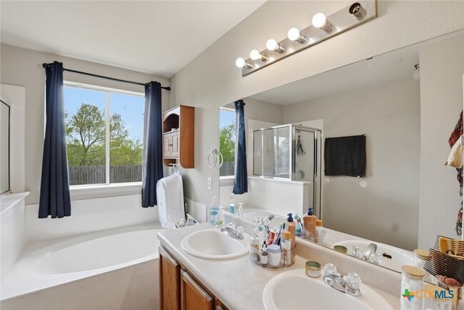 Building Photo - 2900 Blackburn Dr