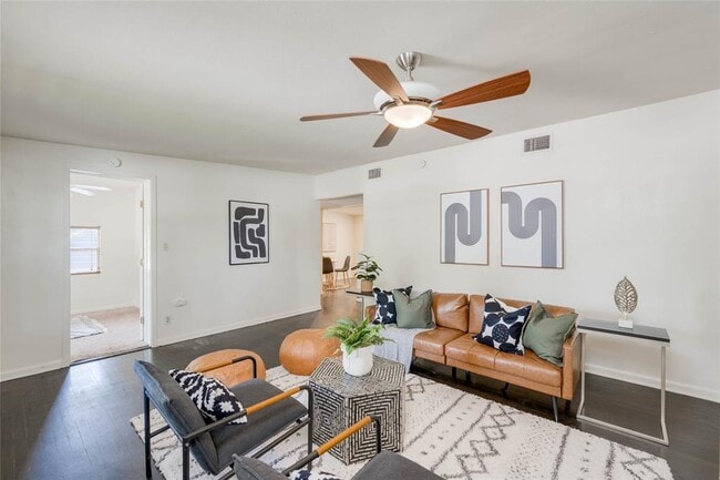 Building Photo - 7709 Woodrow Ave