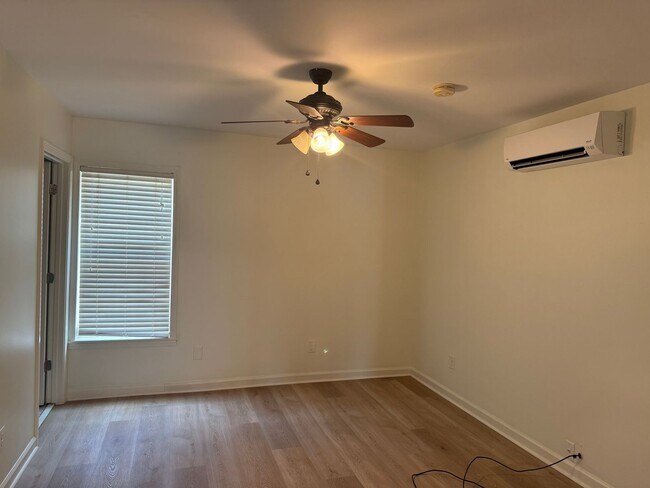 Building Photo - Lexington - Commercial Property