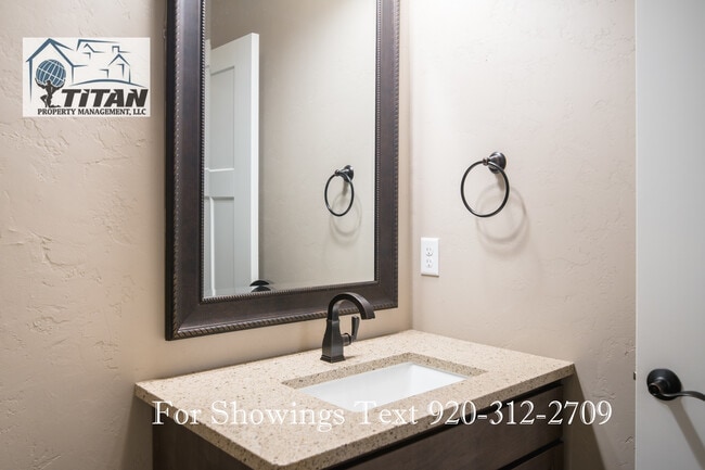 Building Photo - 1087 Faith Ct