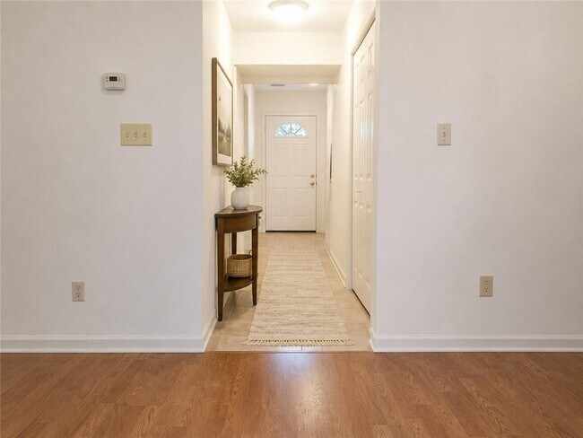 Building Photo - 6447 River Park Dr