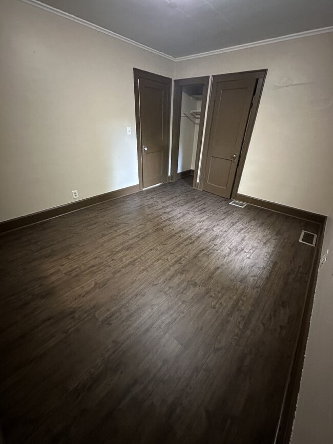 Building Photo - 1253 Evergreen Ave