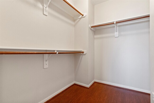 Building Photo - 3135 Stratford Bend Dr