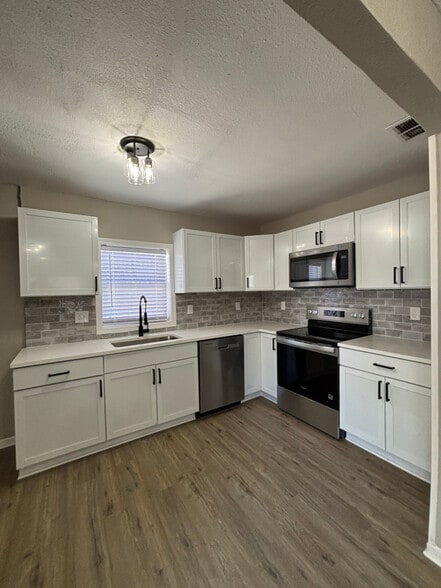 Building Photo - 501 NE 67th St