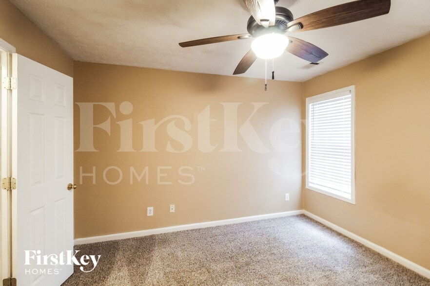 Building Photo - 5082 Memory Ln