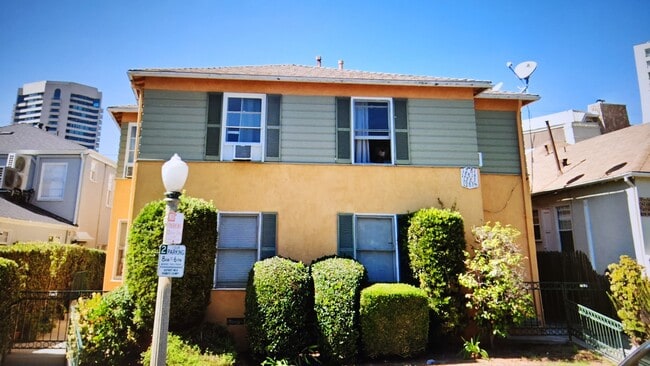 Building Photo - 1283 Devon Ave