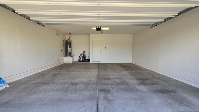 Building Photo - Blue Horizons community near Goodyear!