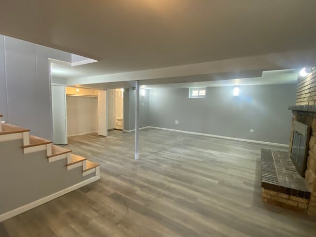 Building Photo - 426 Berteau Ave