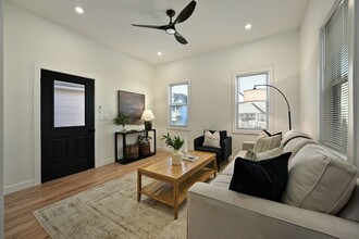 Building Photo - 2331 Belleview Ave