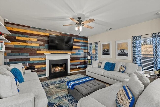 Building Photo - 62 Timberland Trace Way