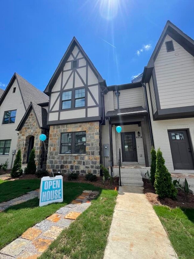 Building Photo - 4234 Lenox Dr