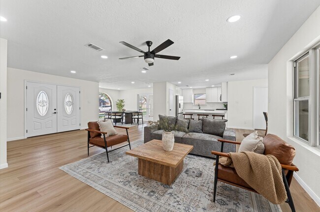 Building Photo - 2914 Riata Ln