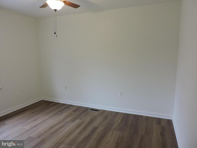 Building Photo - 115 S Bell Ave