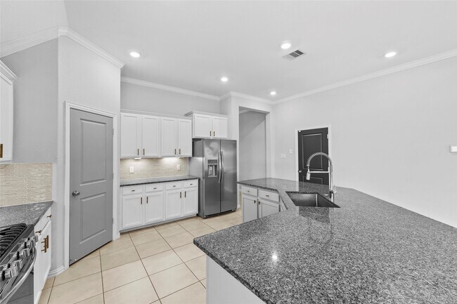 Building Photo - 8847 Morning Glow Dr