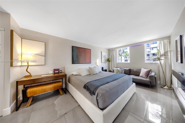 Building Photo - 1665 Bay Rd