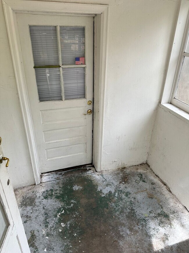 Building Photo - LW1532