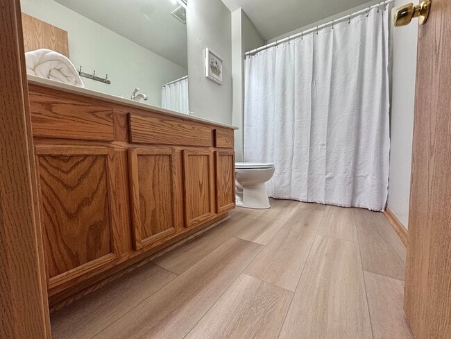 Building Photo - 2427 Silverstone Dr