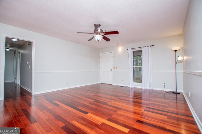 Building Photo - 1499 Stonington Ct